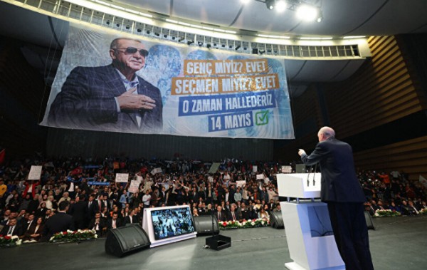 Cumhurbaşkanı Erdoğan teröristlerle iş tutan muhalefete yüklendi: Bu ülke hainlere bırakılamaz